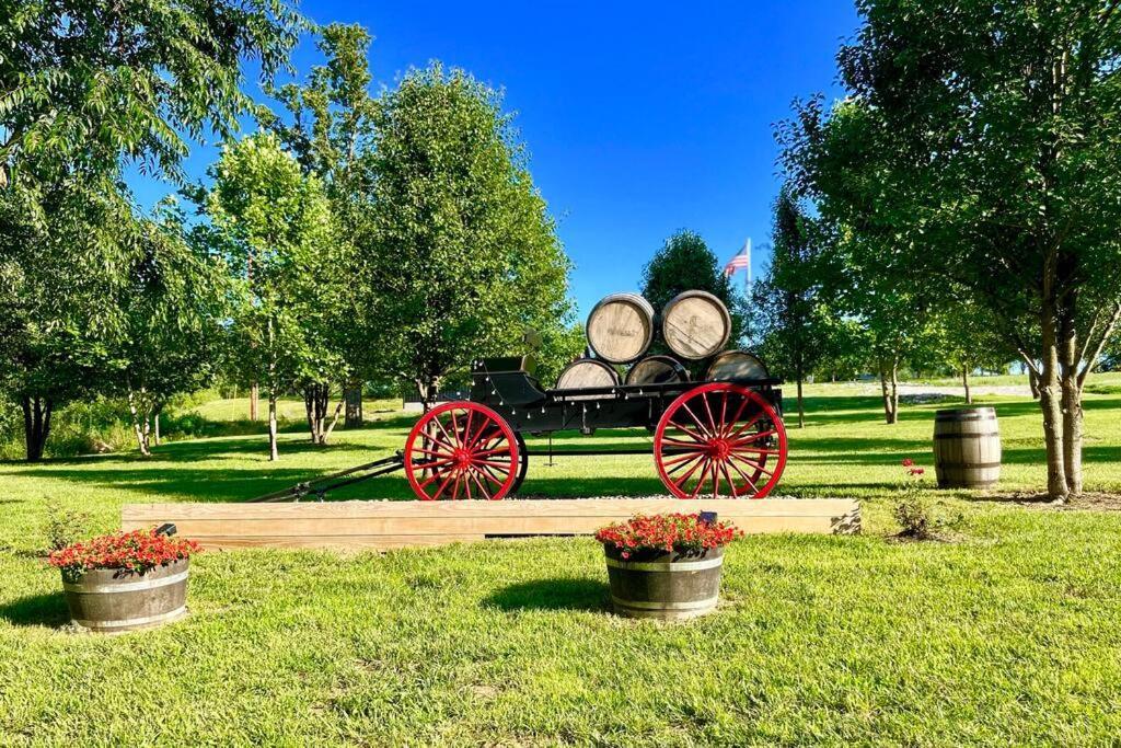 #4 Kentucky Bourbon Trail Bourbon Barrel Cottages Lawrenceburg Buitenkant foto