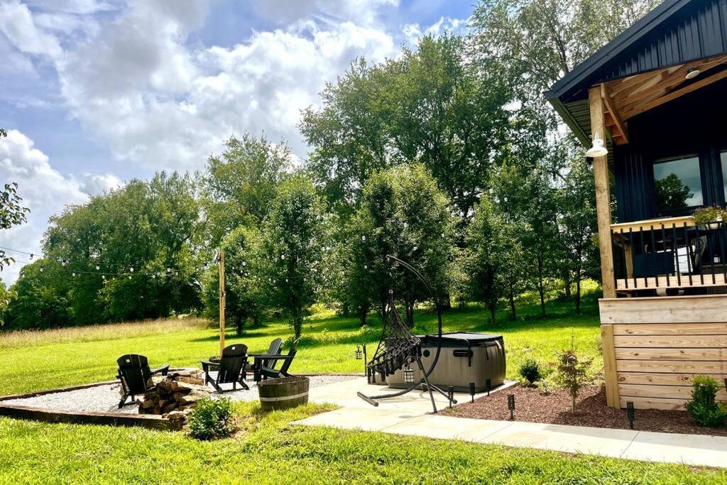 #4 Kentucky Bourbon Trail Bourbon Barrel Cottages Lawrenceburg Buitenkant foto